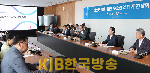 한덕수 국무총리 LG화학 여수공장 방문3.png