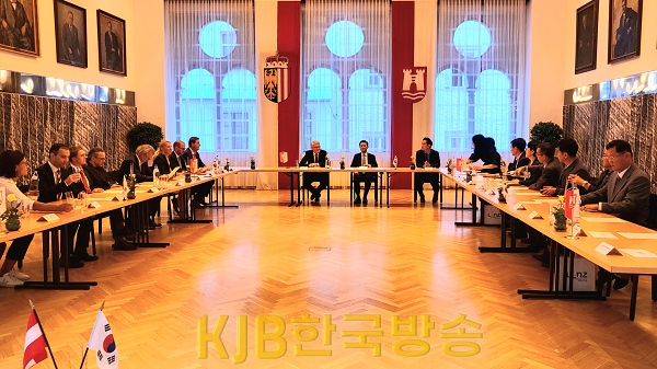광양시, 32년 지기 오스트리아 자매도시와 국제교류 새 시대를 연다 - 철강항만과(린츠시장 접견).png
