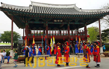 천년나주목읍성문화축제 수문장 교대식 모습.png