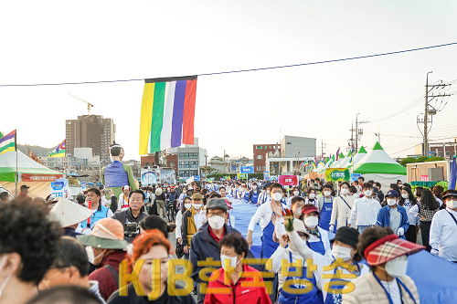 3.파시로 시선 이끄는 2023 목포항구축제 개막(2).png