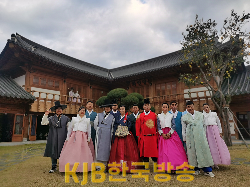 6-2. (사진) 팸투어2.png