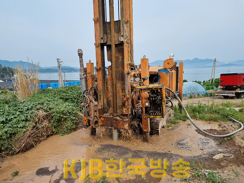 사진은 농업용수 확보를 위한 관정 개발 공사(완도군 제공).png