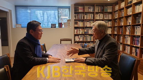 문 전대통령 예방2.png