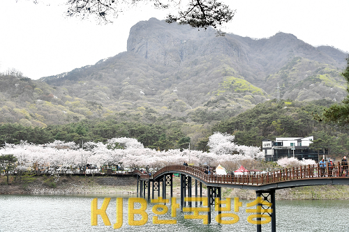 추월산과 용마루길.png
