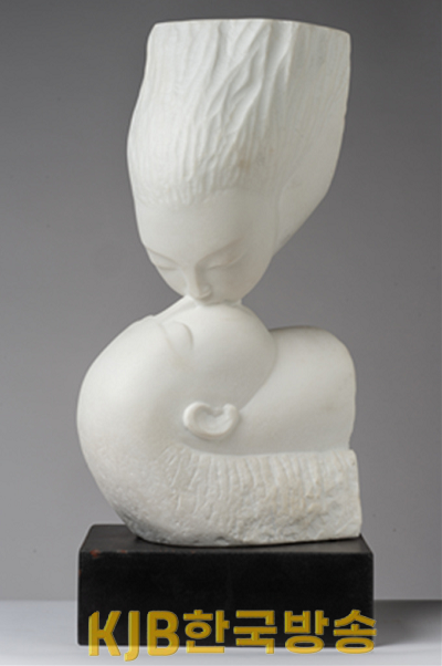 정봉기_키스 kiss 21x15x47 대리석 marmi 2019.png
