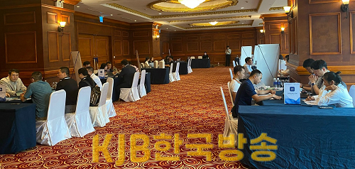 (사진자료)하노이+수출상담회+현장사진+2.png