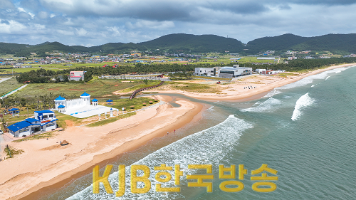 완도 해양치유 치맥 페스티벌이 개최되는 완도해양치유센터 옆 광장(완토리니) 전경.png