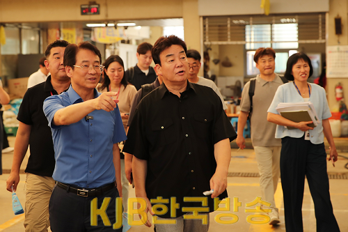 1. 백종원 대표 강진군 방문.png